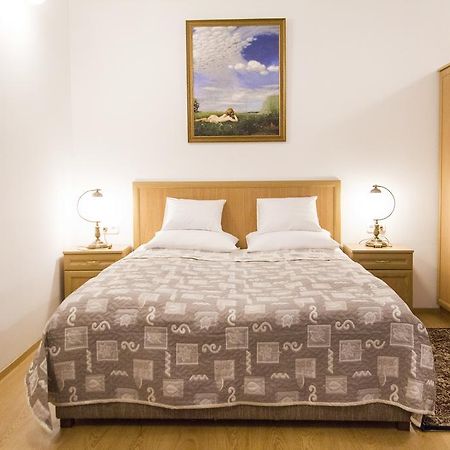 Authentic Grand Boulevard Budapest Bagian luar foto